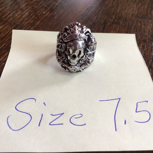 Lot of 8 heavy skull rings. Various sizes - Picture 7 of 9